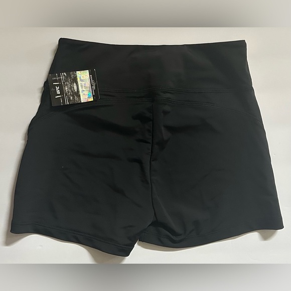 UFC Woman's Black Shorts Essential Booty Biker Shorts Size Large - Picture 3 of 7